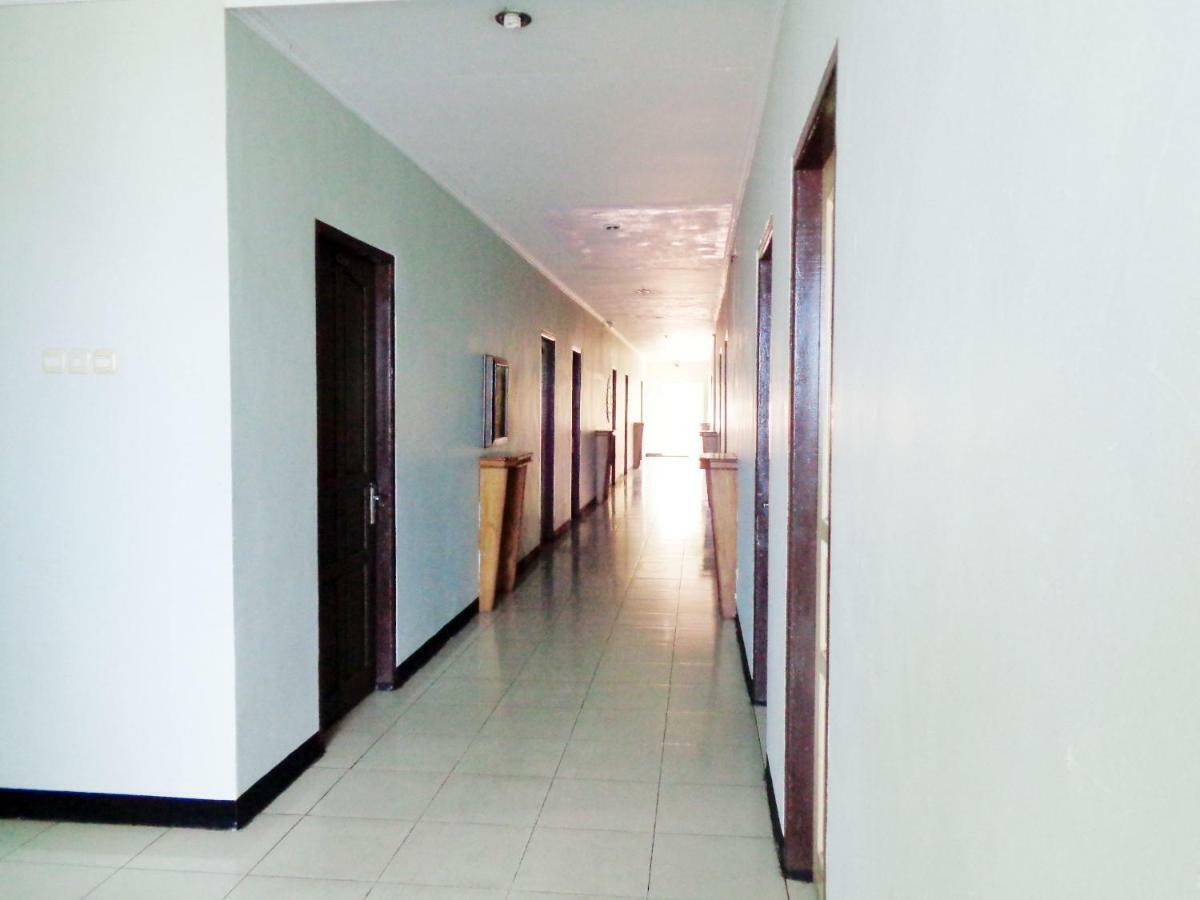 Reddoorz Syariah At Grand Taufiq Tarakan Exterior foto